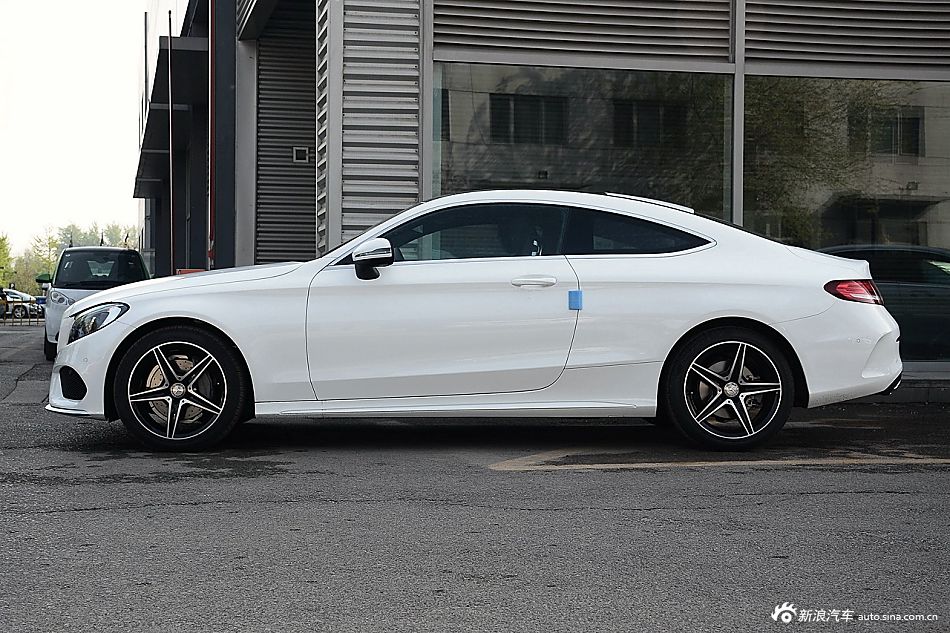 奔驰c级双门轿跑车(奔驰c级双门轿跑车价格)