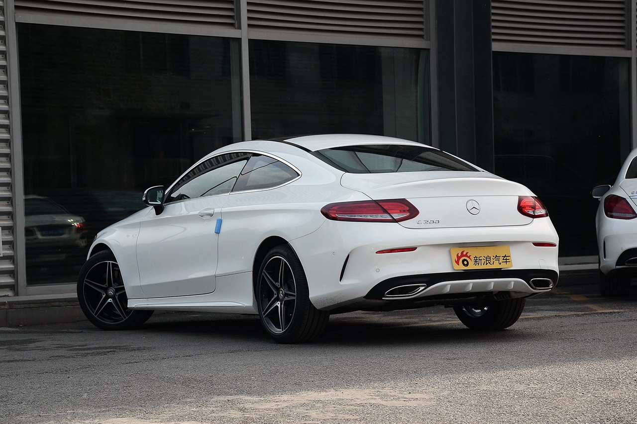 2016款奔驰c级 c200 2.0t自动 coupe轿跑版