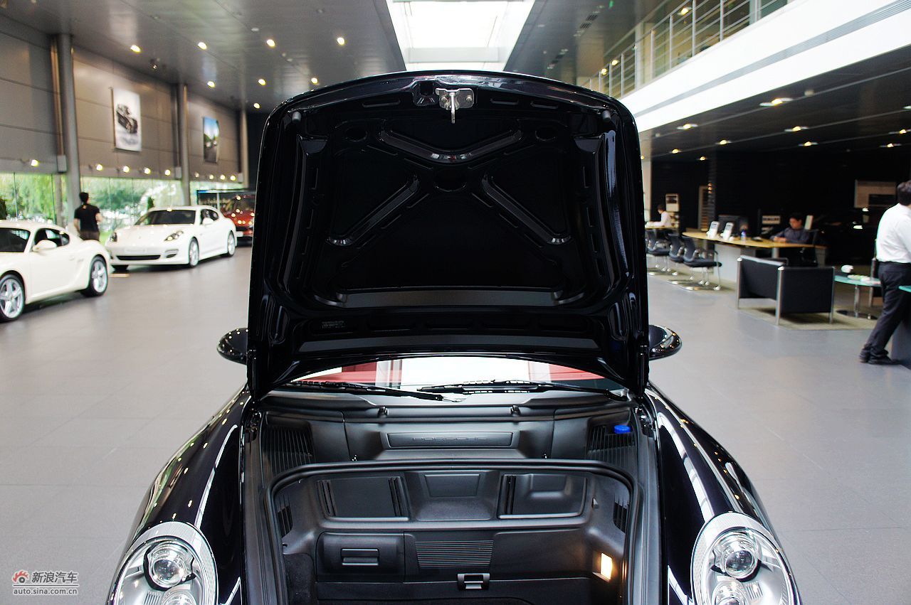 保时捷911 targa 4s后备箱空间图片.
