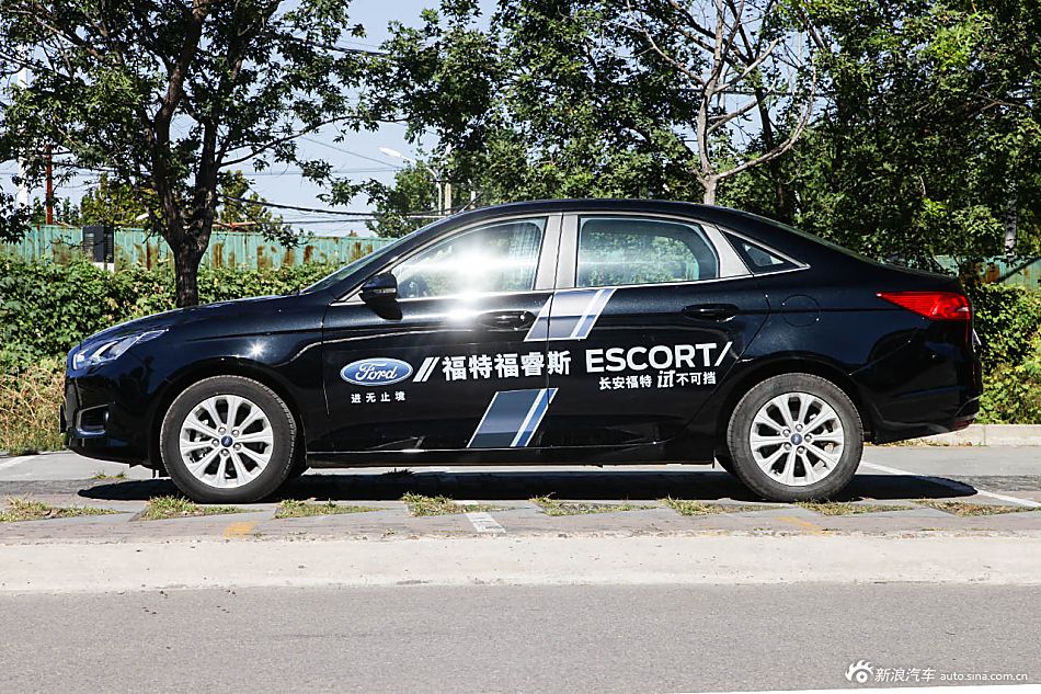 2015款福睿斯1.5L自动时尚型