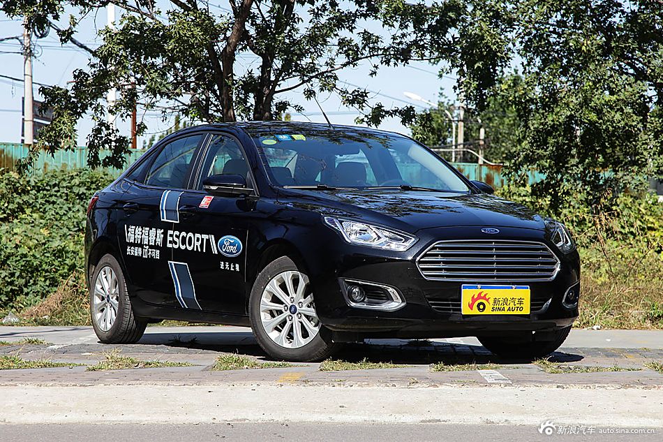 2015款福睿斯1.5L自动时尚型