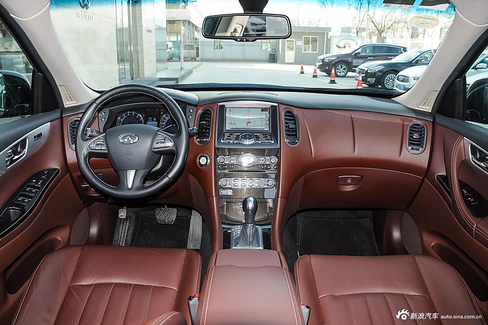 2015款英菲尼迪QX50L自动豪华版