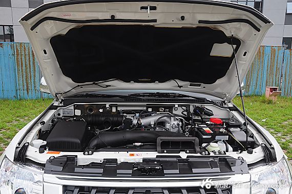 2016款帕杰罗（进口）3.0L自动尊贵版 国5