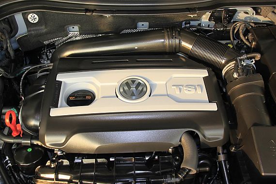 2012款迈腾旅行版