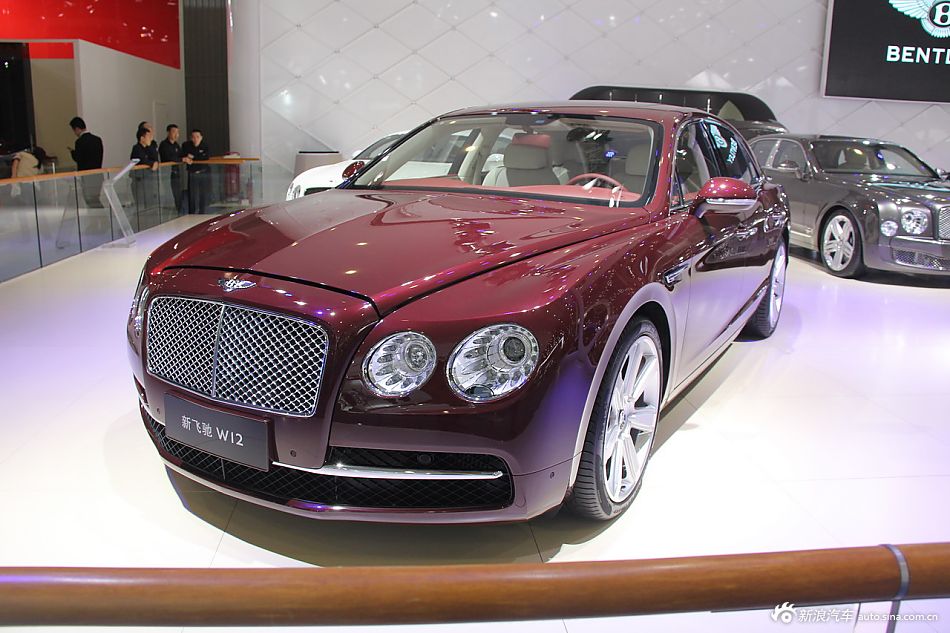 2014成都车展豪车实拍:宾利展台
