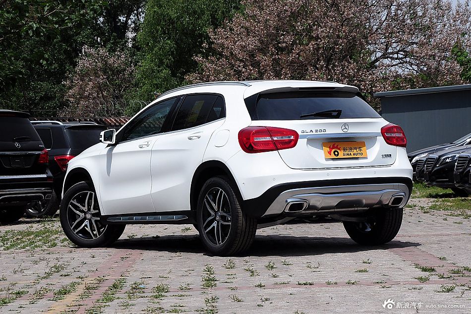 2015款奔驰GLA200时尚型