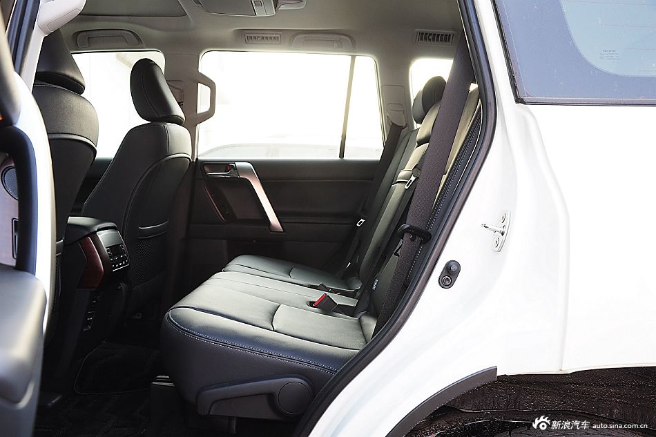 2016款普拉多3.5L自动TX-L NAVI