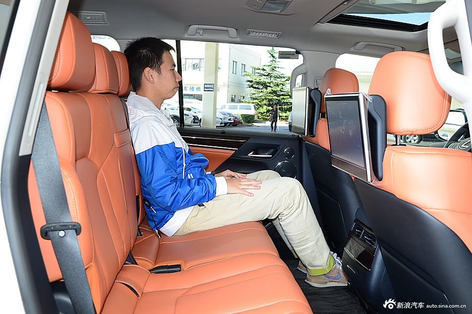 2016款雷克萨斯LX570 5.7L自动尊贵豪华型