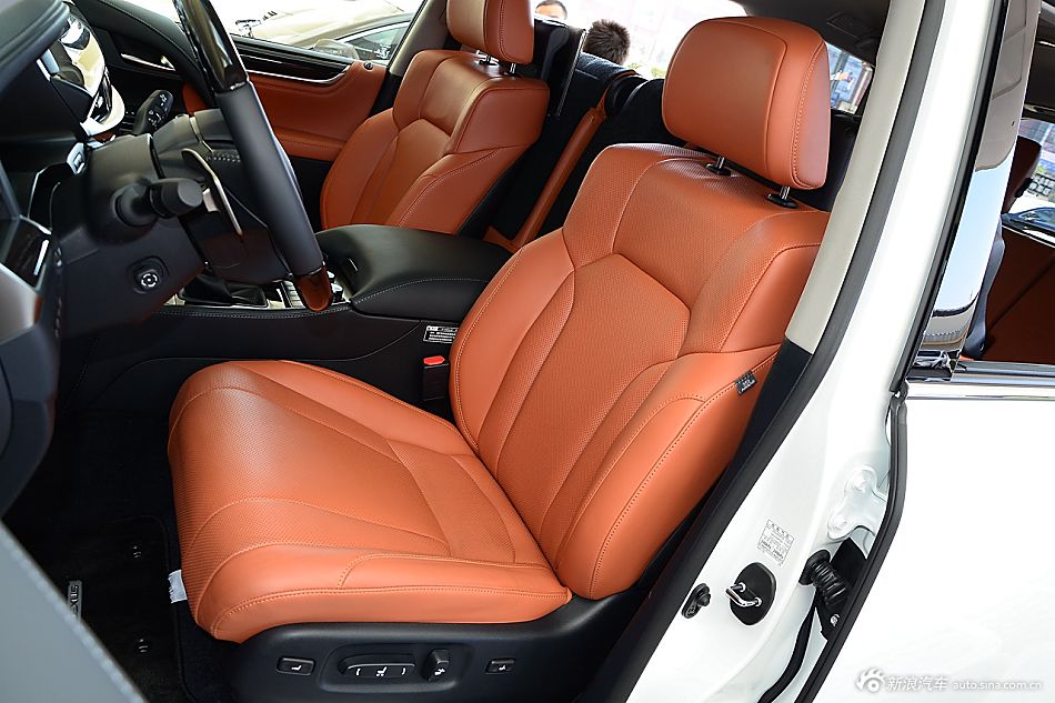 2016款雷克萨斯LX570 5.7L自动尊贵豪华型