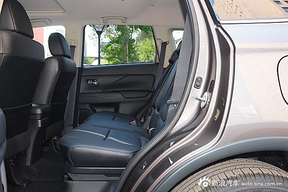 2016款欧蓝德2.4L四驱旗舰GT版 7座