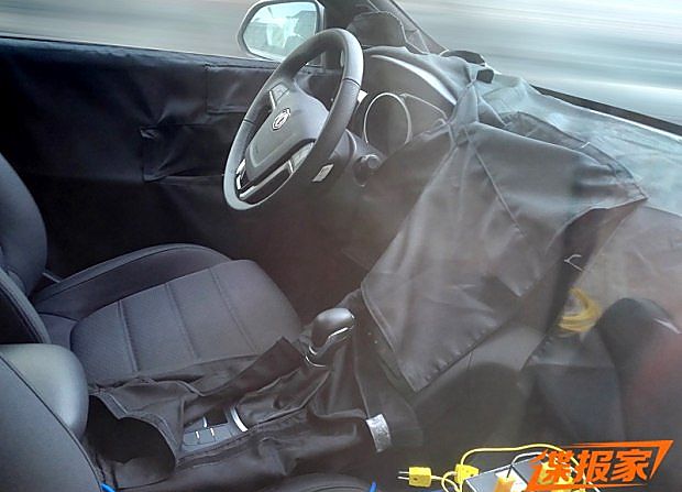 荣威全新SUV谍照曝光