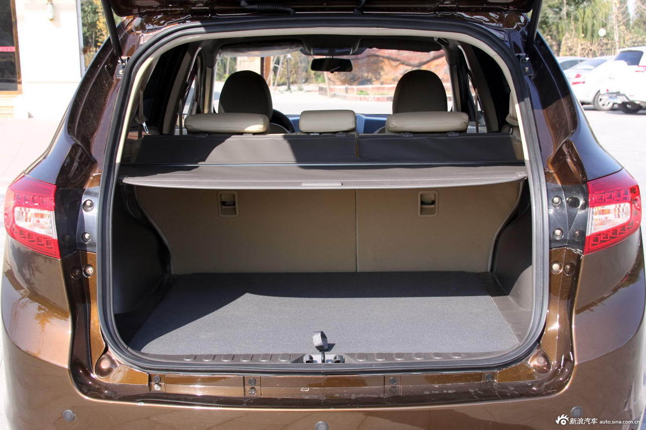 2013款江铃陆风x5_陆风x5空间图片20555814_汽车图库_新浪汽车_新浪网