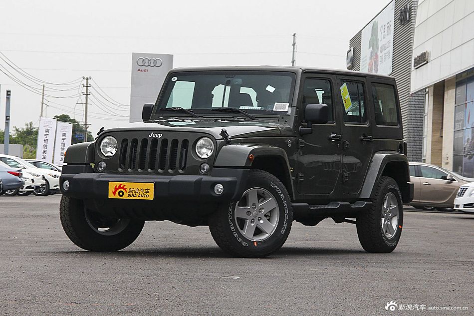 2015款牧马人2.8TD自动四门舒享版Sahara