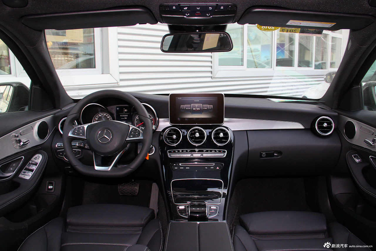 2015款奔驰c级c300 2.0t自动运动版
