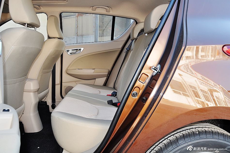 2015款骏派D60 1.5L手动豪华型