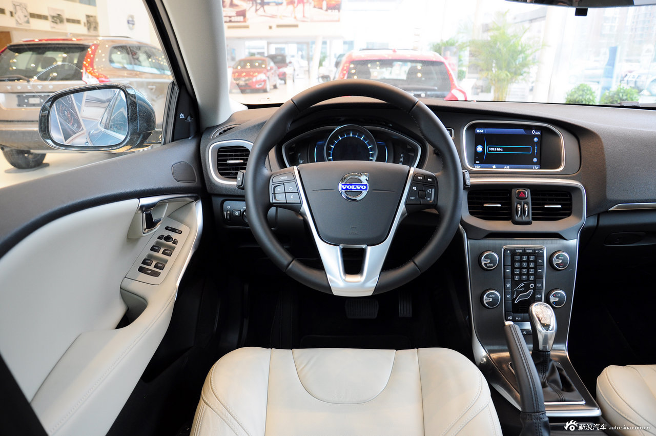 (车辆提供:北京中汽南方百旺沃尔沃4沃尔沃v40内饰沃尔沃 t4 内饰v40