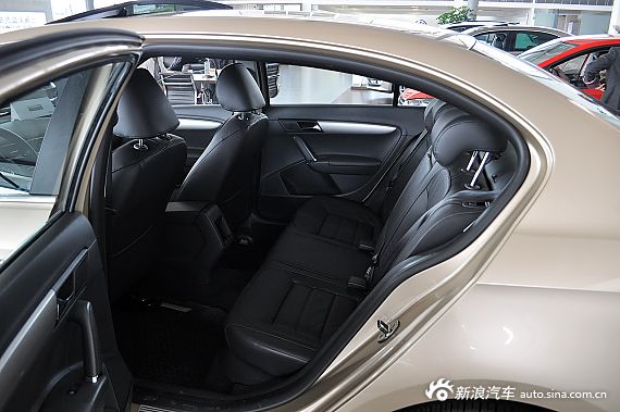 2013款朗逸1.6L自动舒适版 睿智金