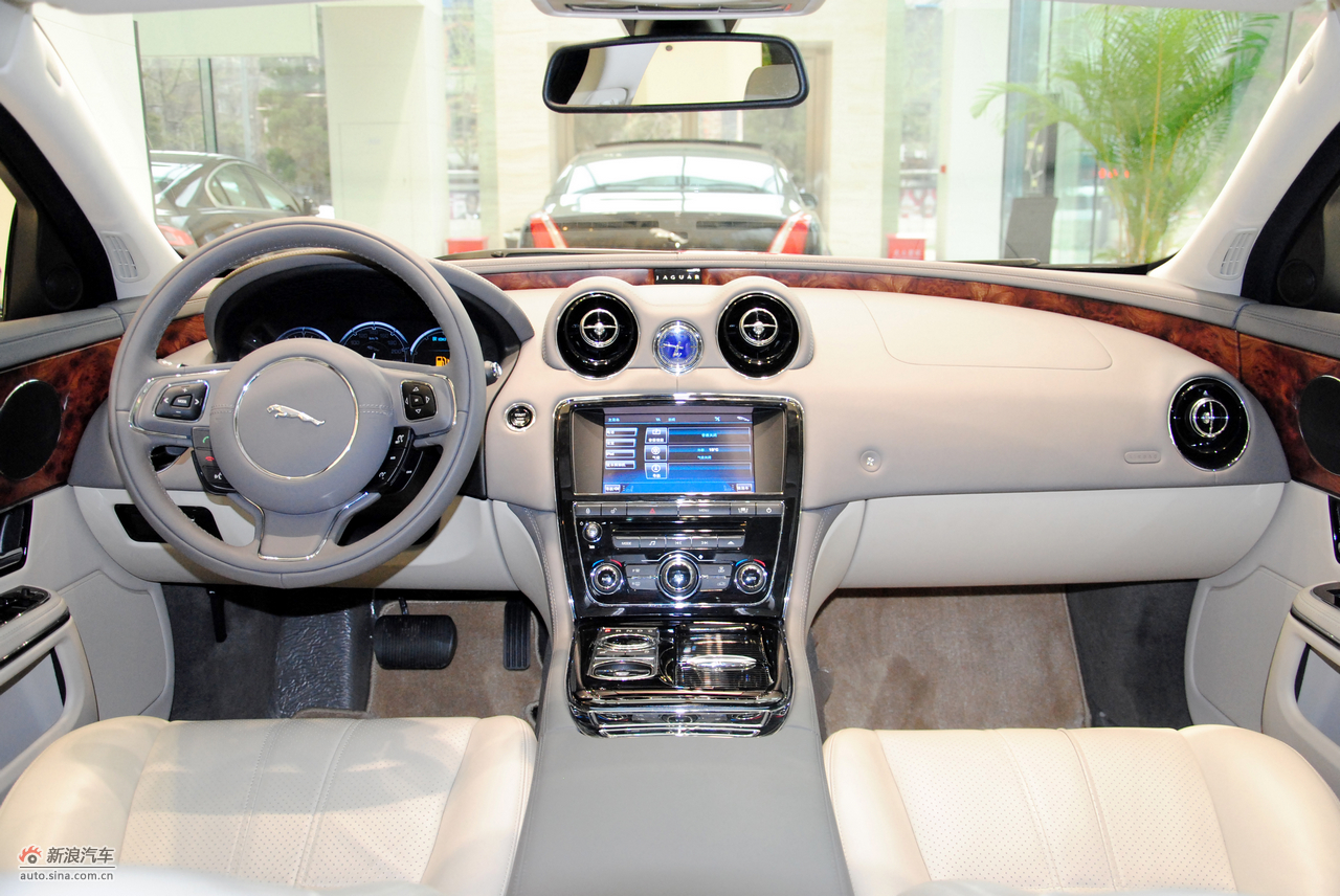 2011款捷豹xj高清到店实拍_捷豹xj内饰图片4916028_汽车图库_新浪汽车