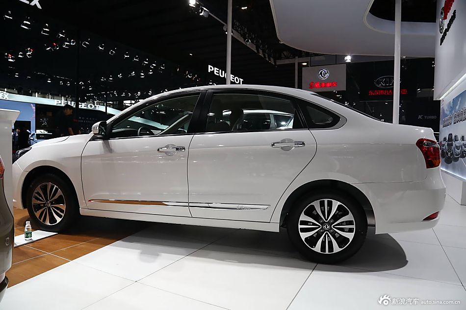 实拍东风风神新款A60