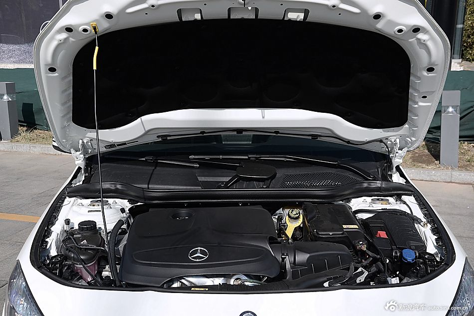 2016款奔驰CLA级 CLA200 1.6T自动动感型
