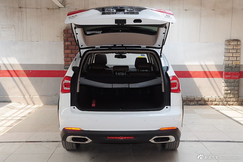 2015款比亚迪唐2.0T自动四驱旗舰型