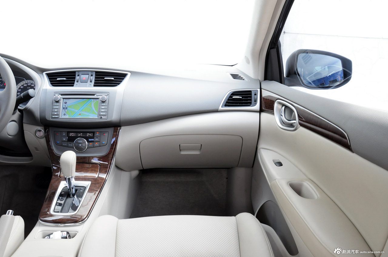 2012款轩逸实拍_轩逸内饰图片16466179_汽车图库_新浪汽车_新浪网