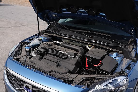 2015款沃尔沃V40 Cross Country 2.0T T5智雅版