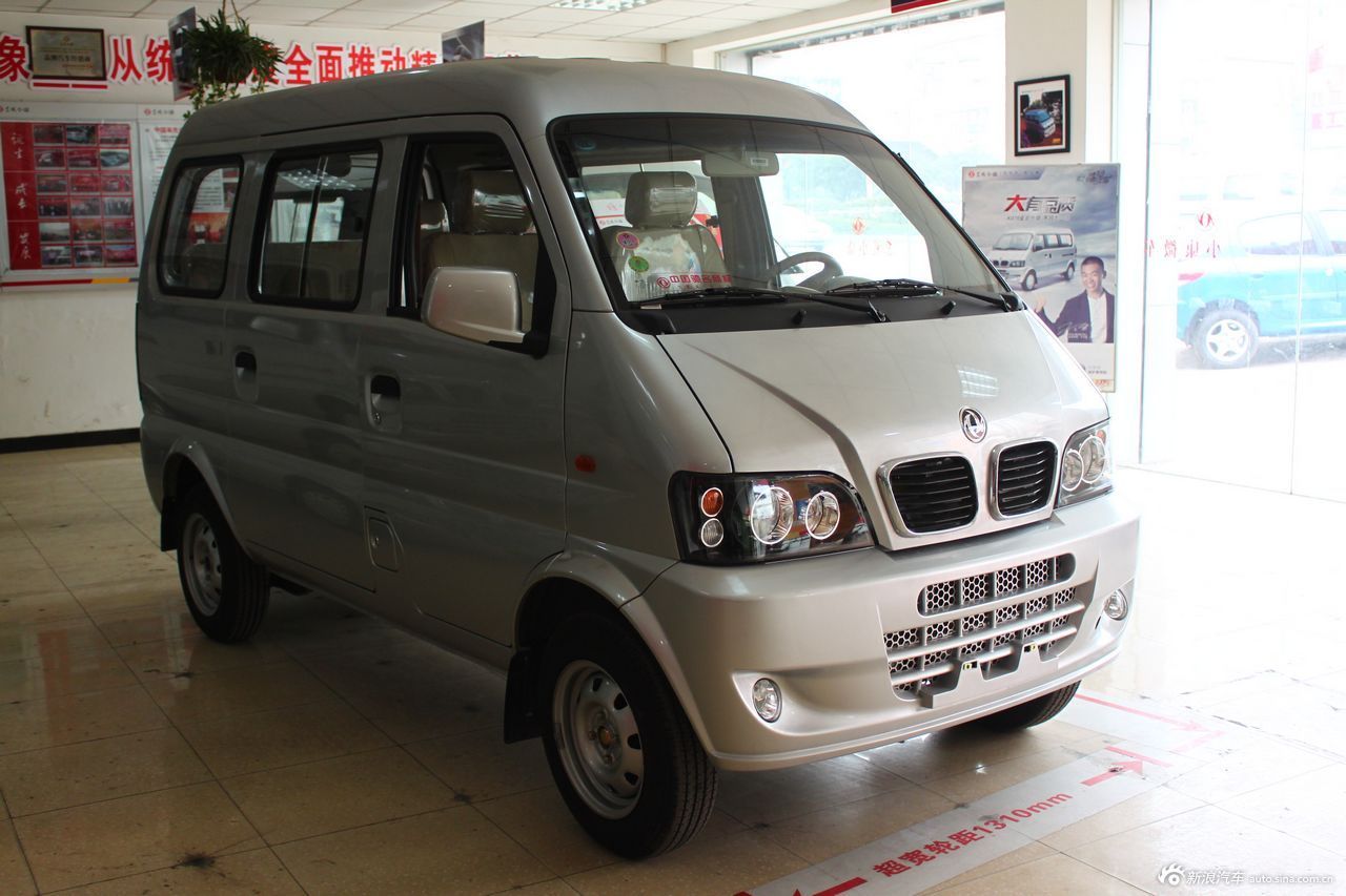 2012款小康k17外观