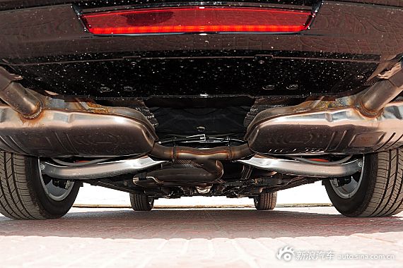 2015款荣威950 1.8T基本型