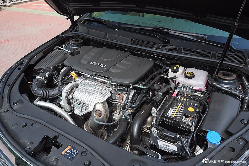 2015款荣威950 1.8T精英版