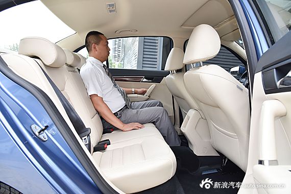 2013款朗逸改款1.6L自动豪华版