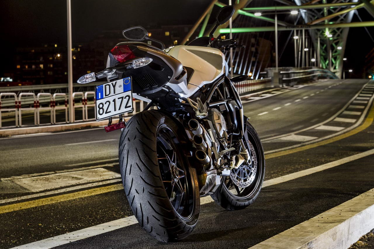 奥古斯塔brutale 675高清组图欣赏