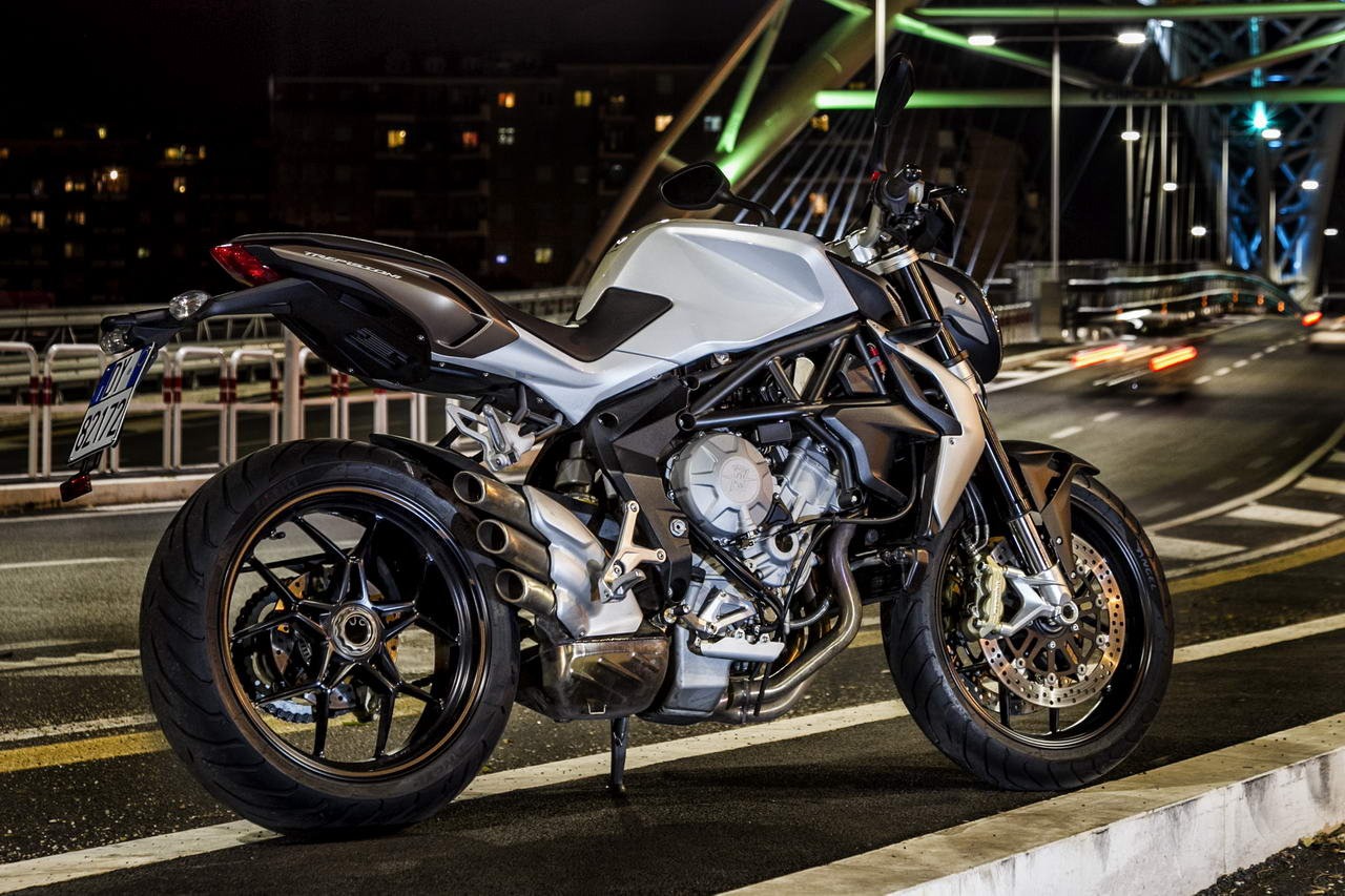 奥古斯塔brutale 675高清组图欣赏