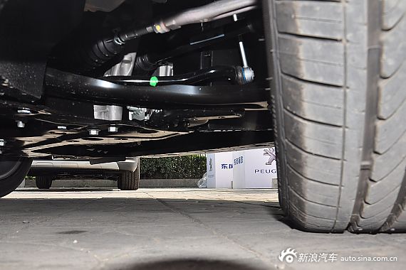 2014款标致408 1.8L手动领先版