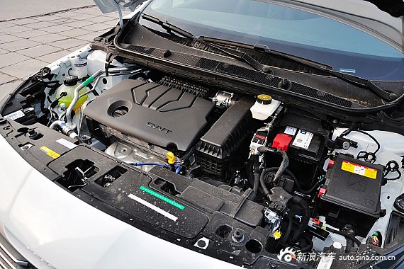 2014款标致408 1.8L手动领先版