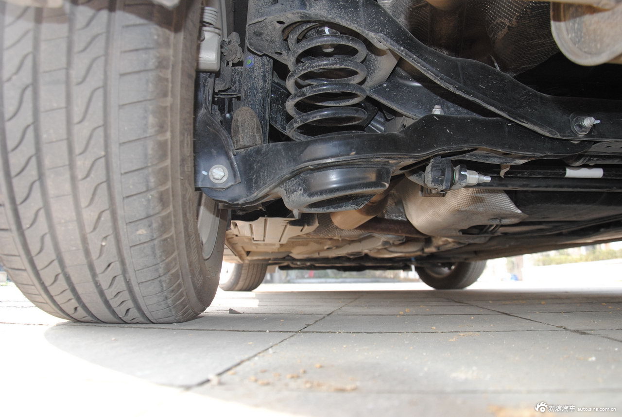 2012款福克斯三厢底盘悬挂_福克斯底盘图片14816353_汽车图库_新浪