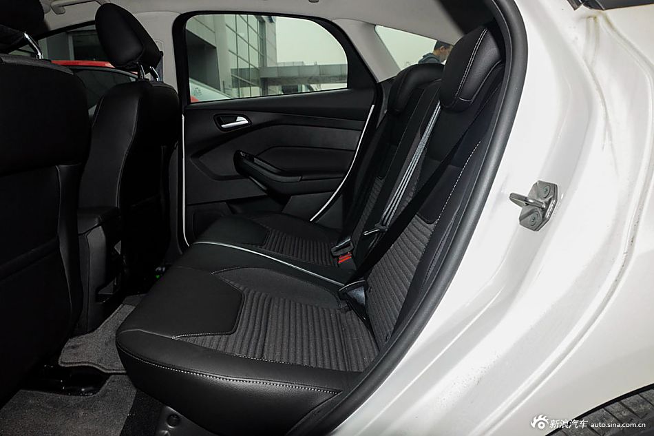 2015款福克斯两厢1.0L GTDi手动超能风尚型