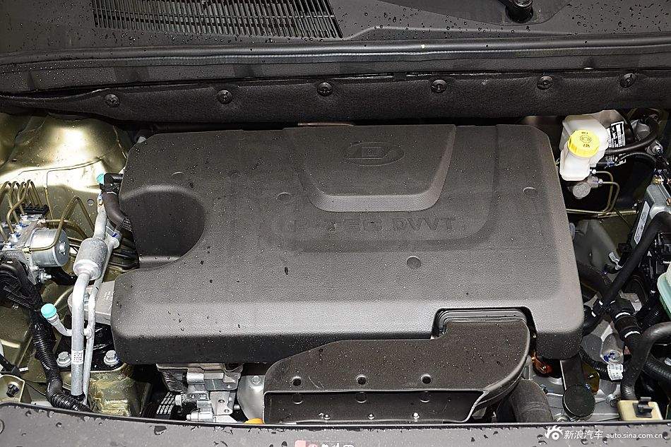 2016款宝骏730 1.5L手动标准版5座