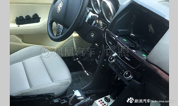 或2017年秋季上市 疑似红旗H5内饰谍照