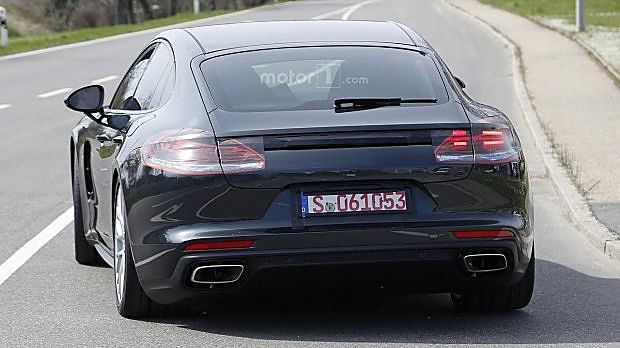 新Panamera谍照
