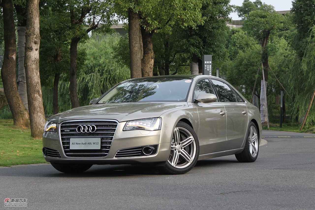 新浪汽车体验试驾奥迪a8l w12-外观
