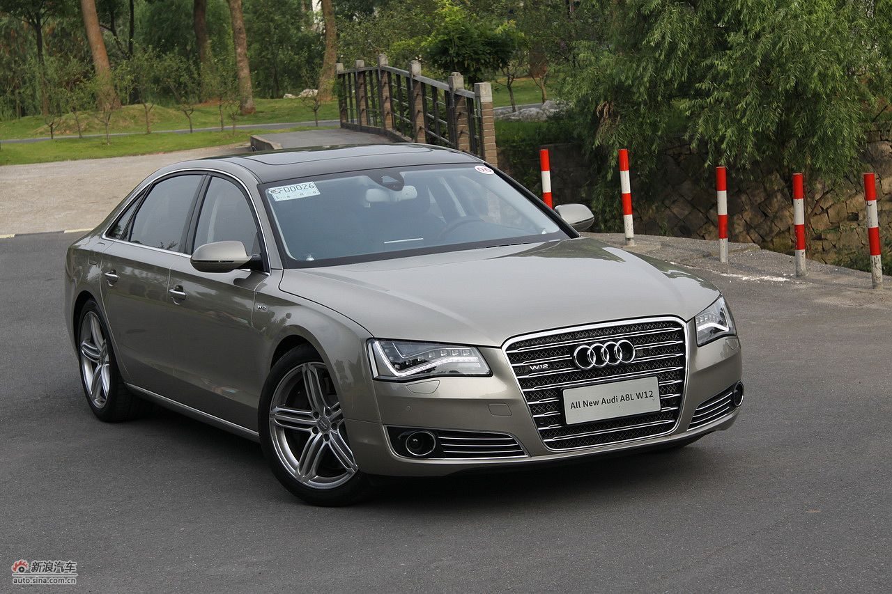新浪汽车体验试驾奥迪a8l w12-外观