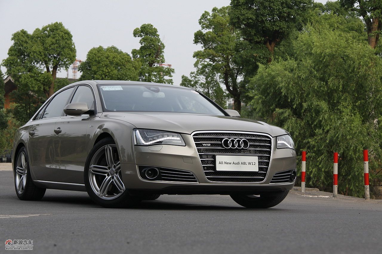 新浪汽车体验试驾奥迪a8l w12-外观