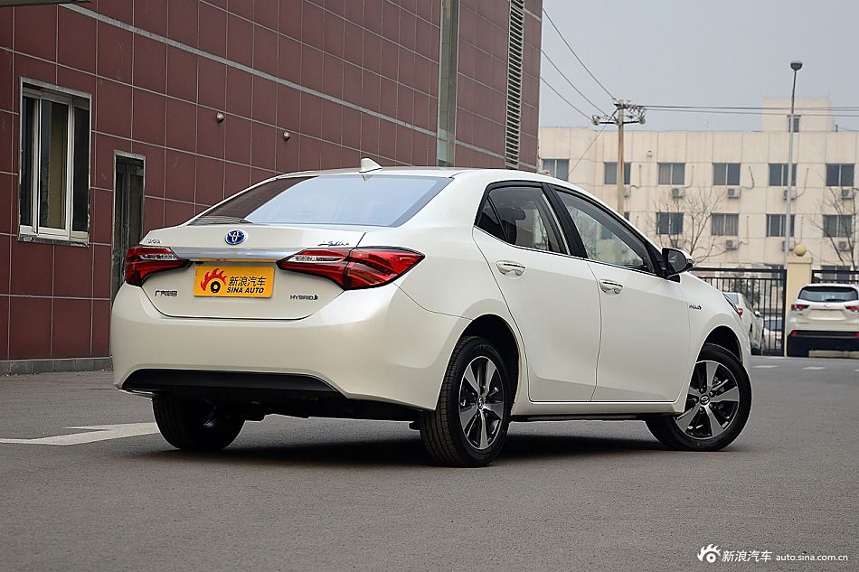 2016款雷凌双擎1.8H V CVT豪华版