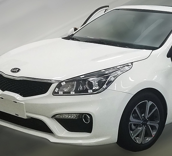 全新起亚K2将国产 路试谍照遭曝光