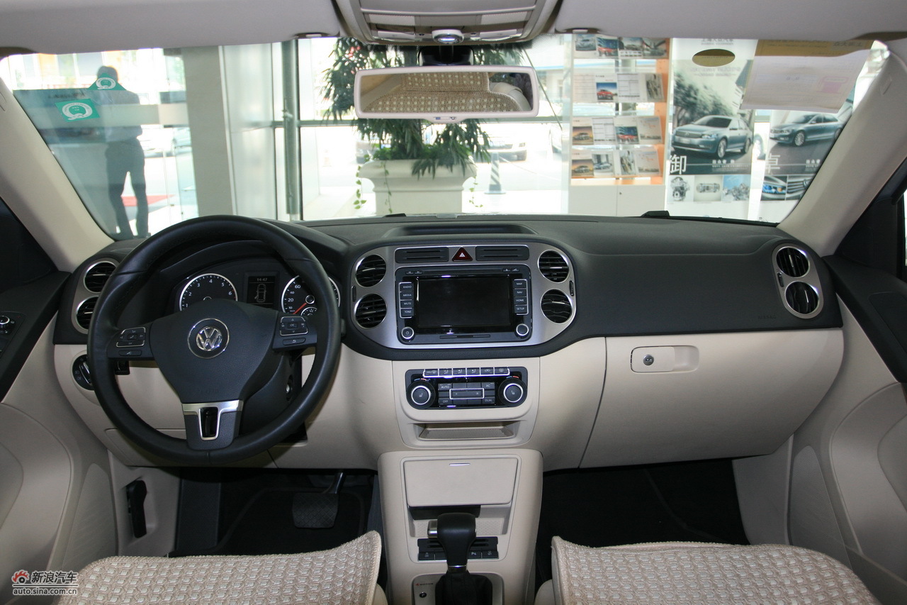 2010款途观2.0tsi自动四驱旗舰导航版内饰功能