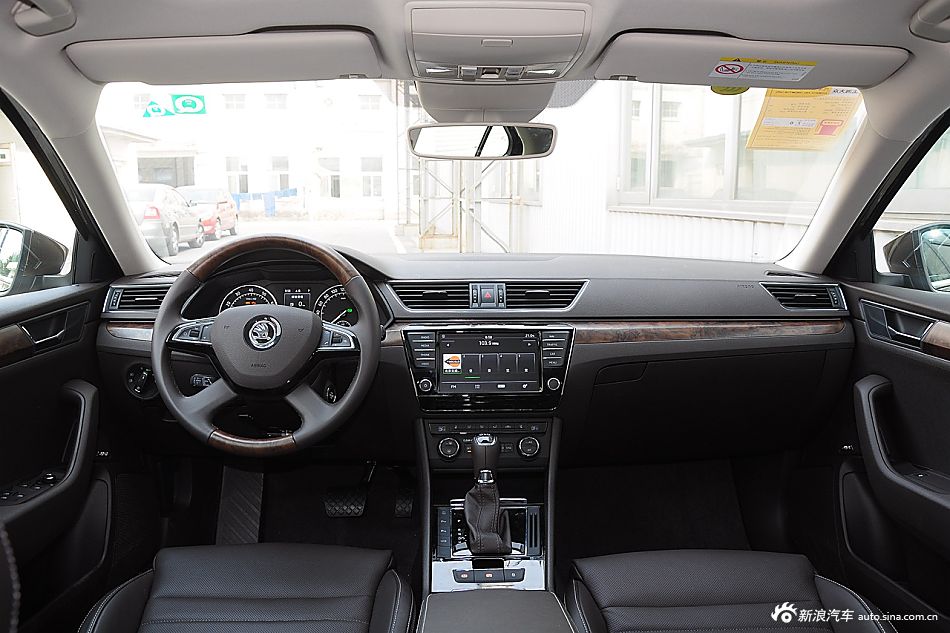 2016款斯柯达速派2.0T330TSI顶配