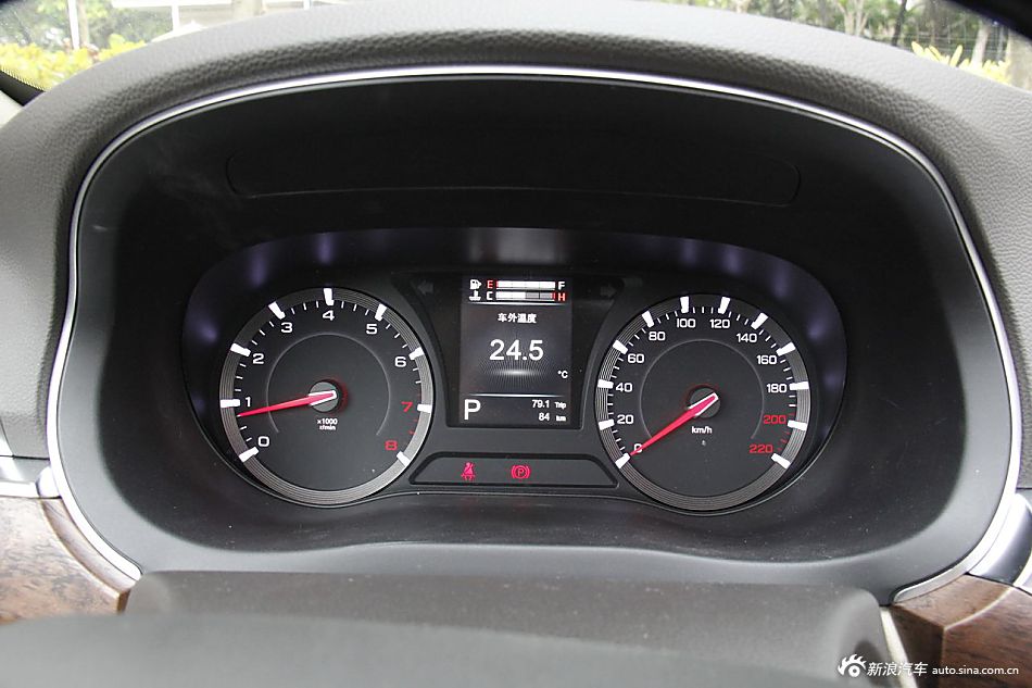 2016款传祺GA8 2.0T自动至尊版320T