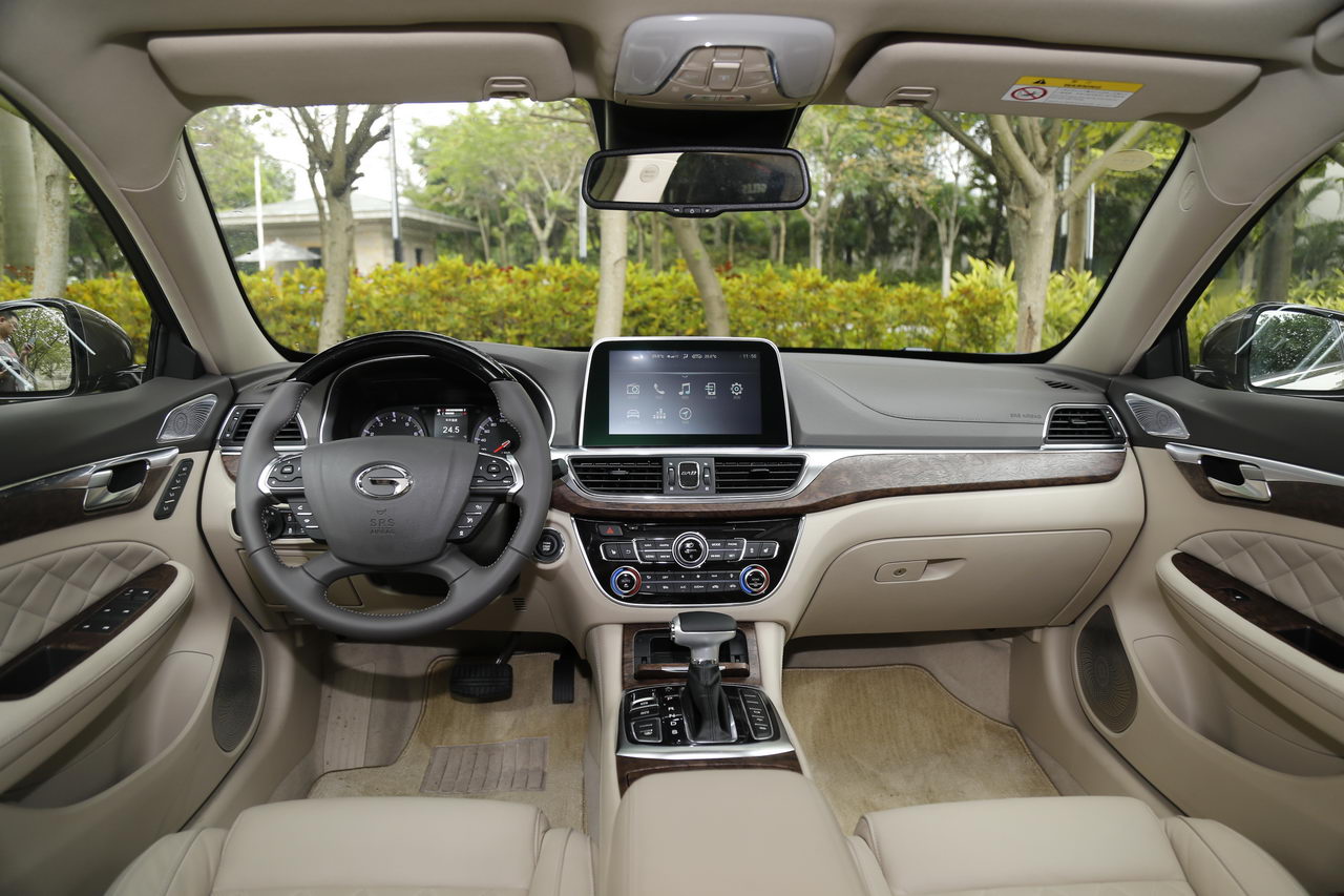 2016款传祺ga8 2.0t自动至尊版320t