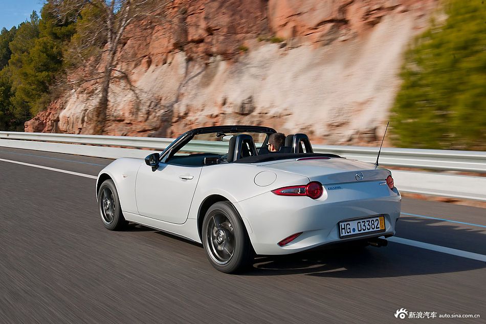 全新马自达MX-5官图